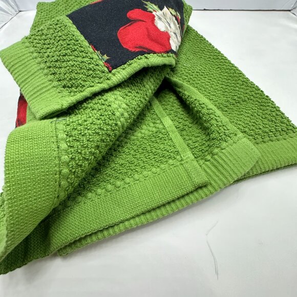 Christmas Kittens Kitchen Hand Towel Green White Cats Mittens Holly Thick Cotton - Picture 3 of 4